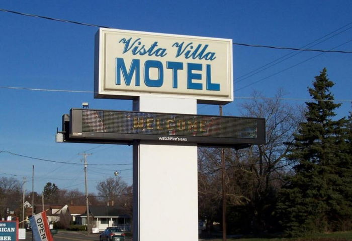 Vista-Villa Motel (Vista Villa Motel) - From Website (newer photo)